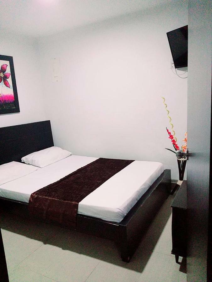 Hotel Bulerias 33 Medellín Dış mekan fotoğraf